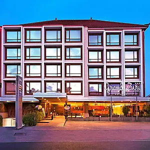 grand-zuri-kuta-bali.hotelsseminyak.net/