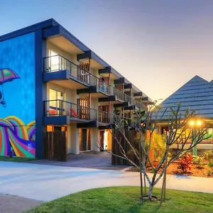 frasers-on-rainbow.queenslandhotels.net/